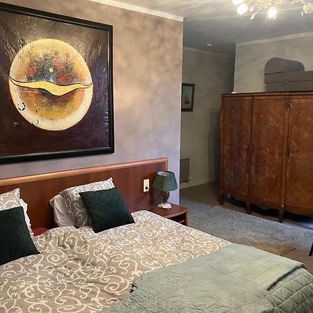 Moon River Chambre D'Hote Saint-Junien Bagian luar foto