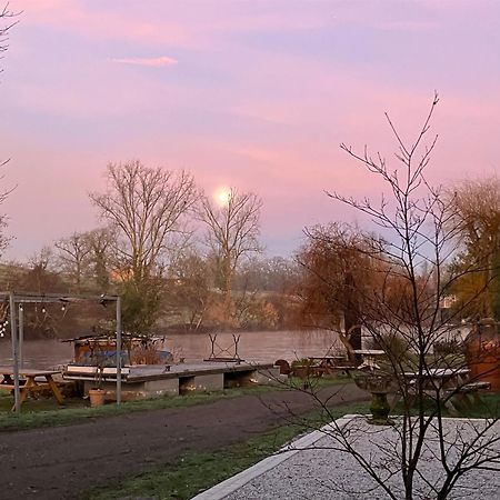Moon River Chambre D'Hote Saint-Junien Bagian luar foto